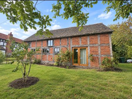 House Almeley Close in Hereford