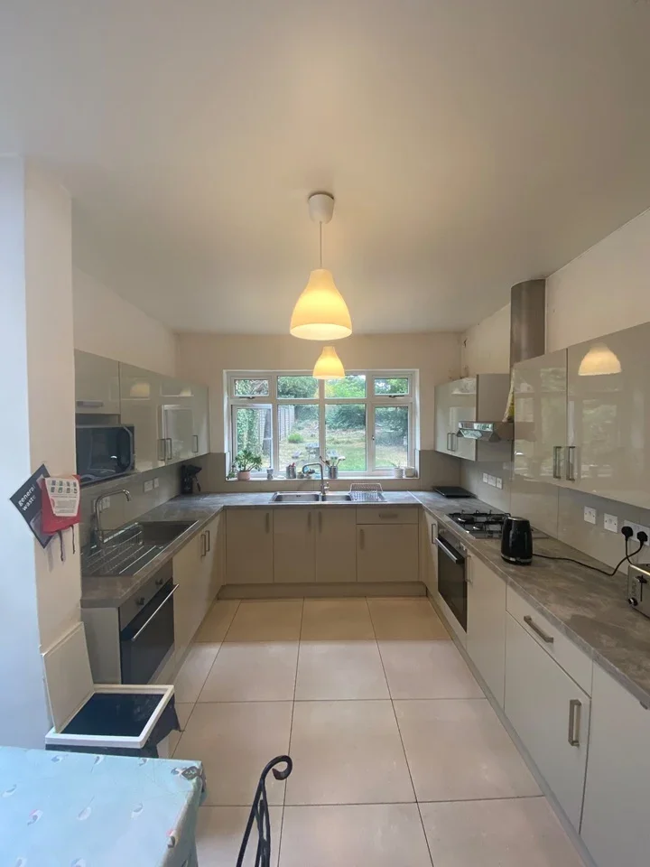Room Golders Green Crescent in Greater London