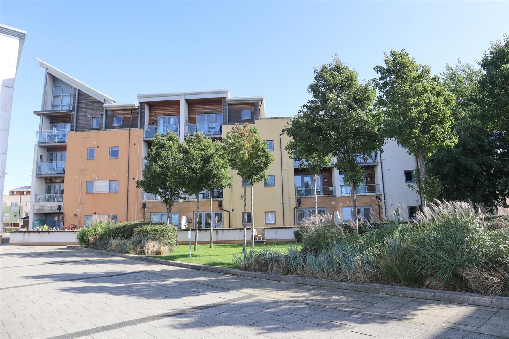 Flat Merchant Square in Bristol