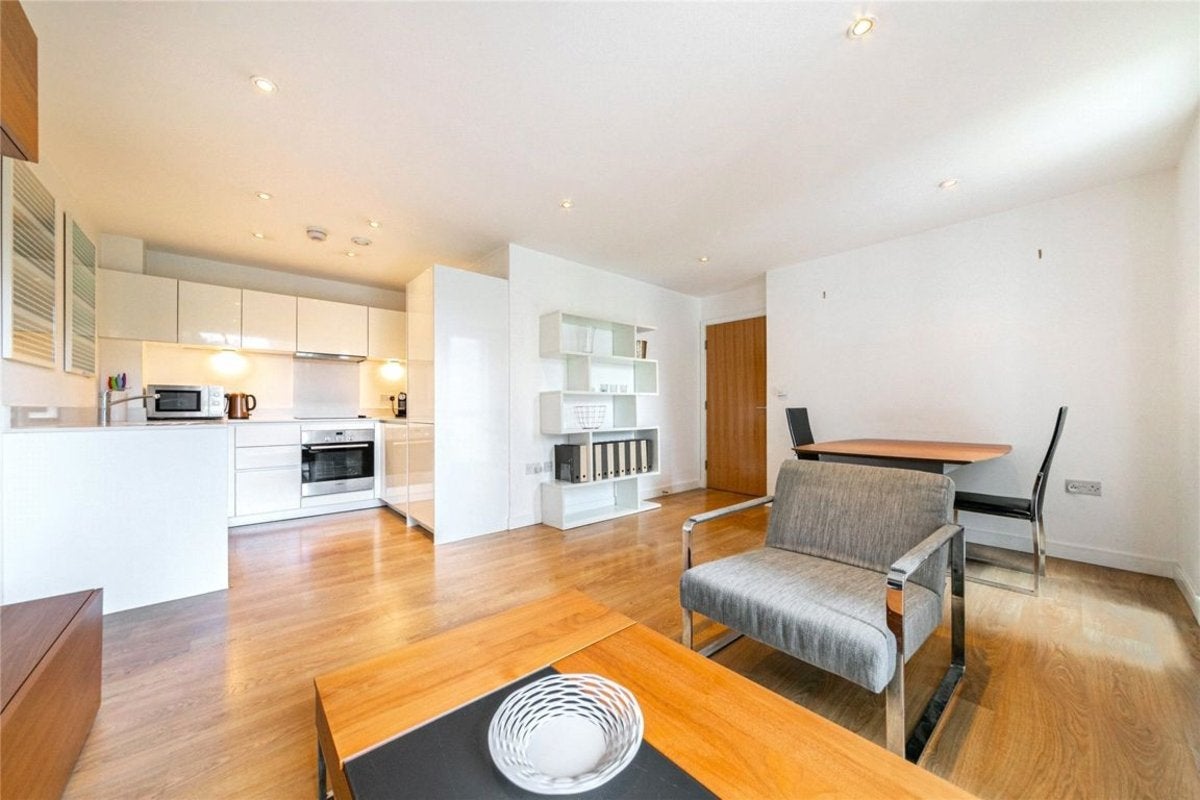 Flat Voysey Square in Greater London