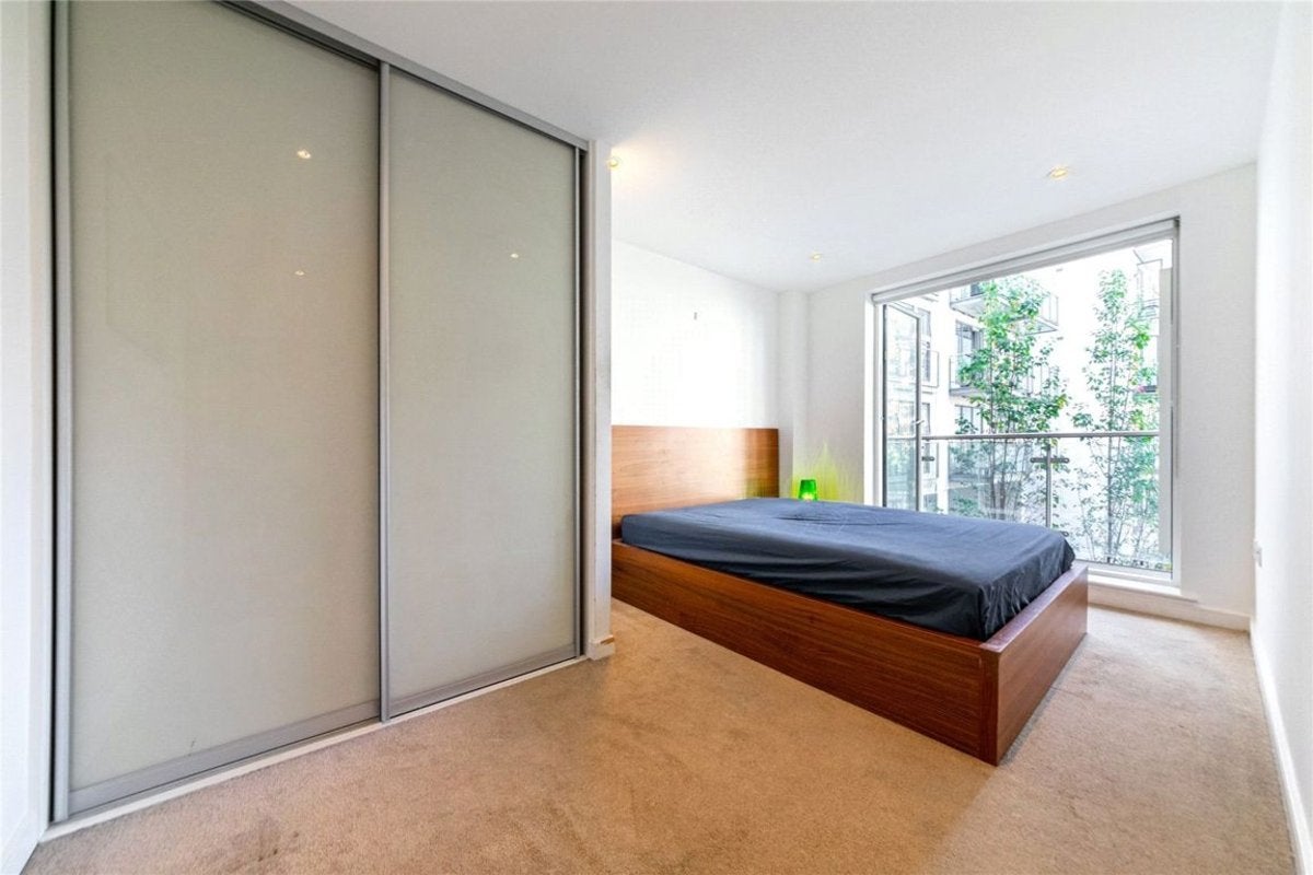 Flat Voysey Square in Greater London