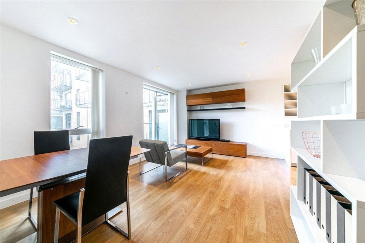 Flat Voysey Square in Greater London