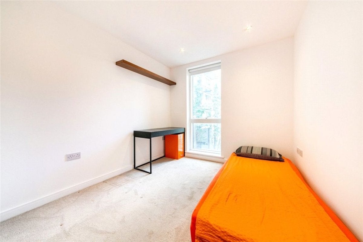 Flat Voysey Square in Greater London