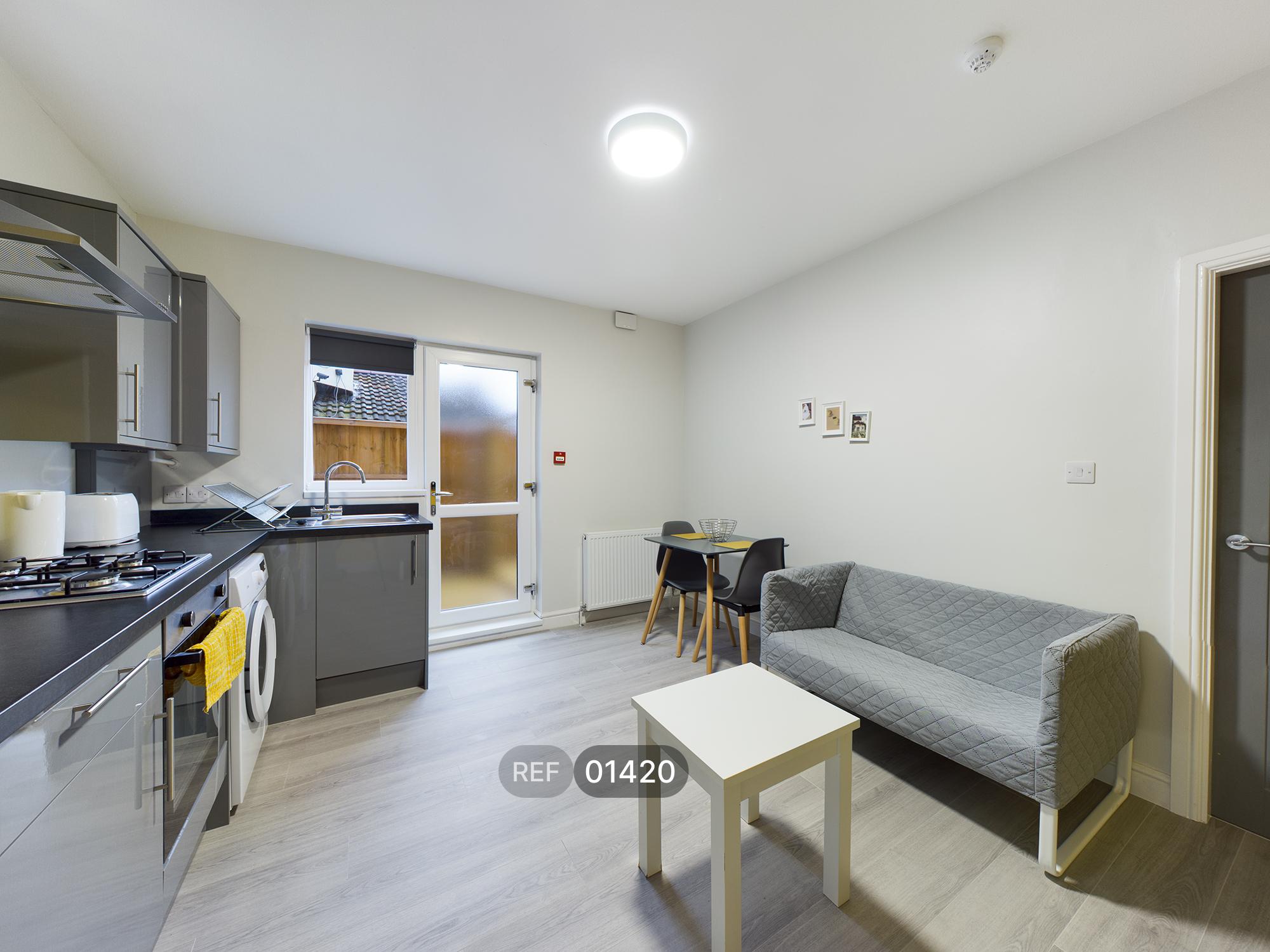 Flat Anlaby Road in Hull