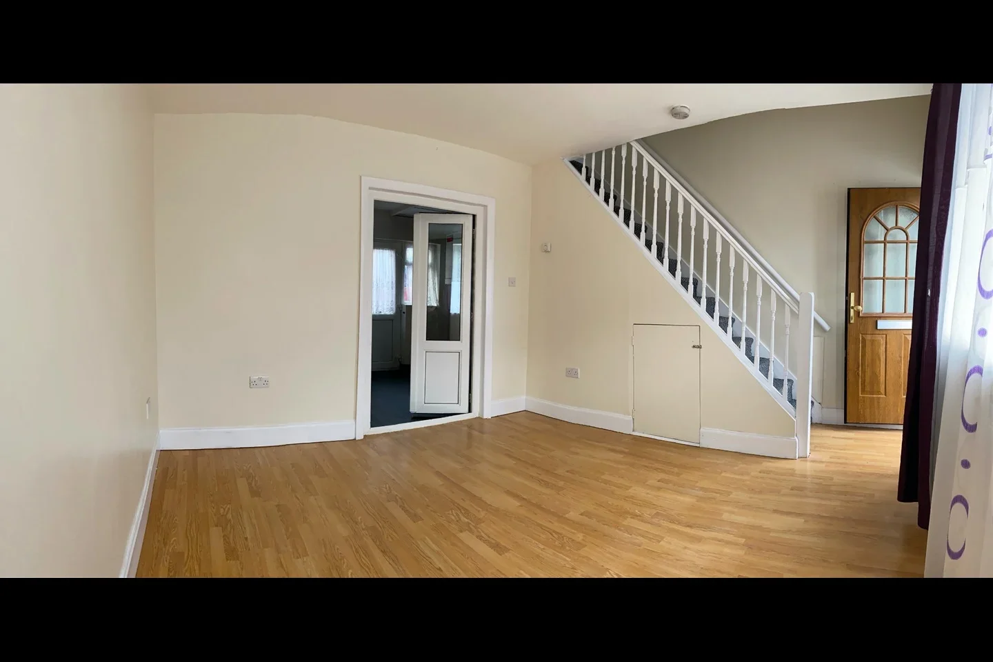 House Saunton Avenue in Greater London