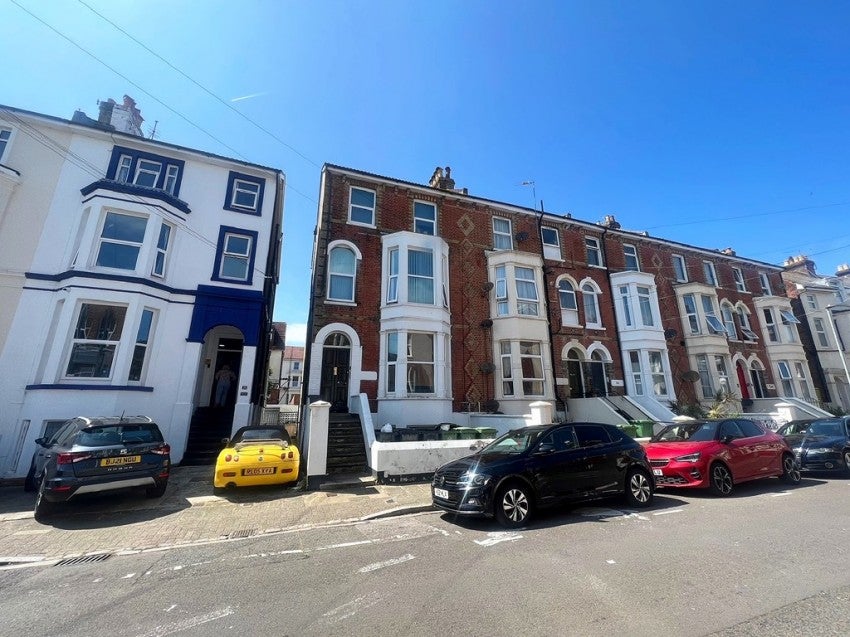 Flat Osborne Road in Portsmouth