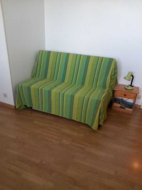 Room Rue de Courseulles-sur-Mer in Châlons-en-Champagne