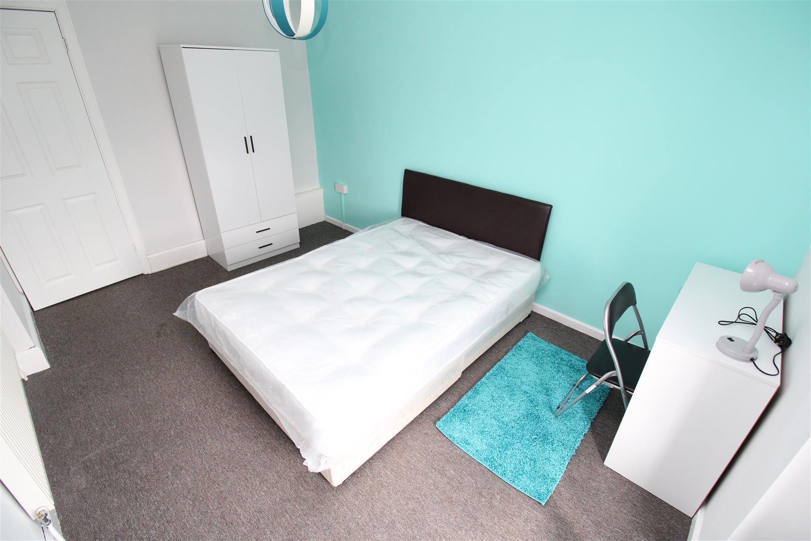 Flat Queen Street in Pontypridd