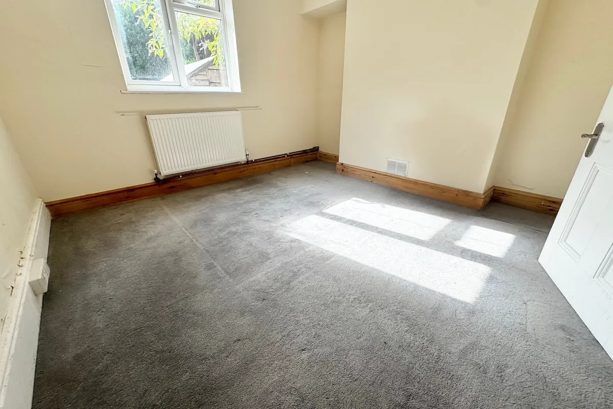 Flat Edgehill Road in Bournemouth