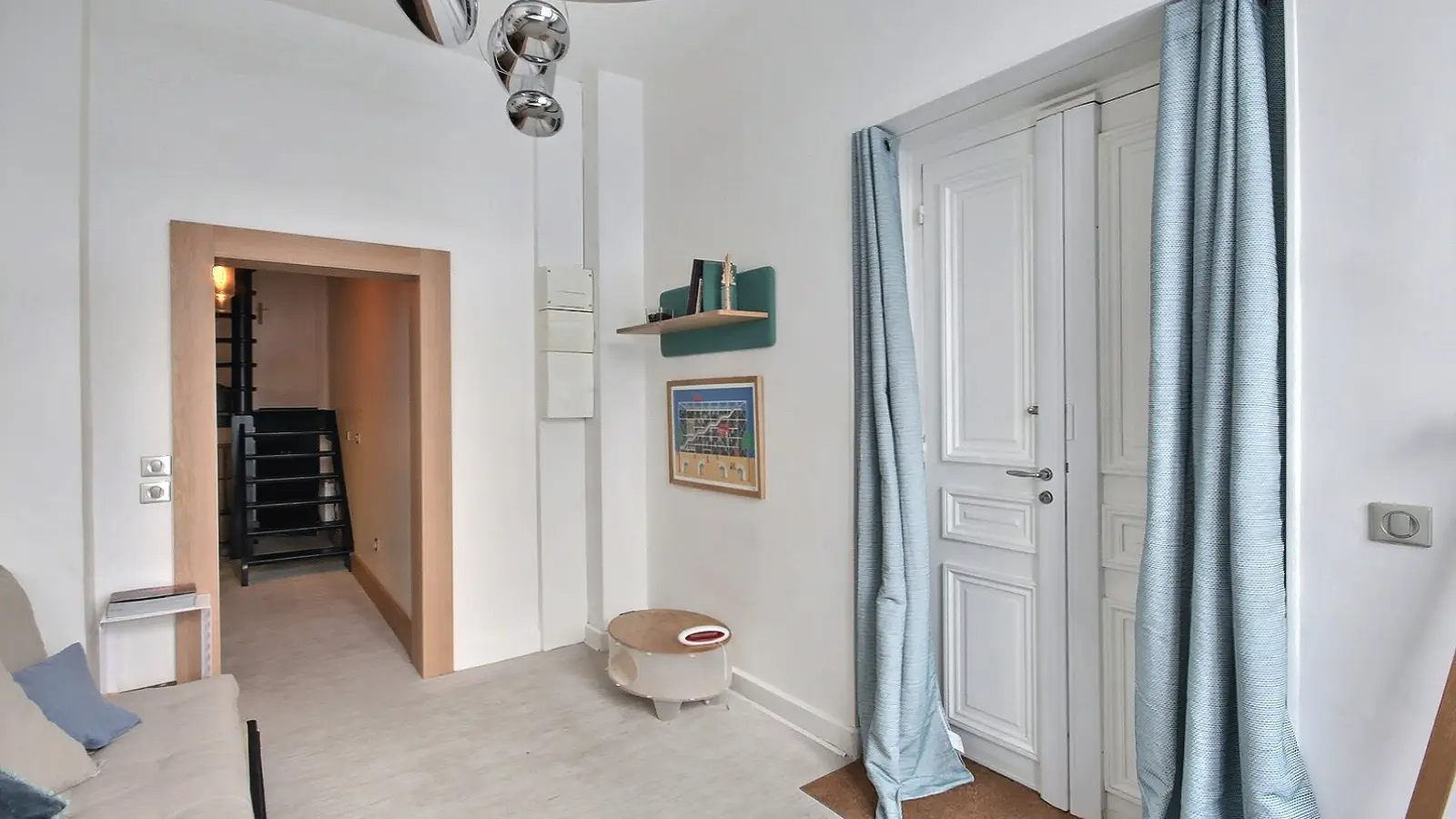 Flat Rue Treilhard in Paris