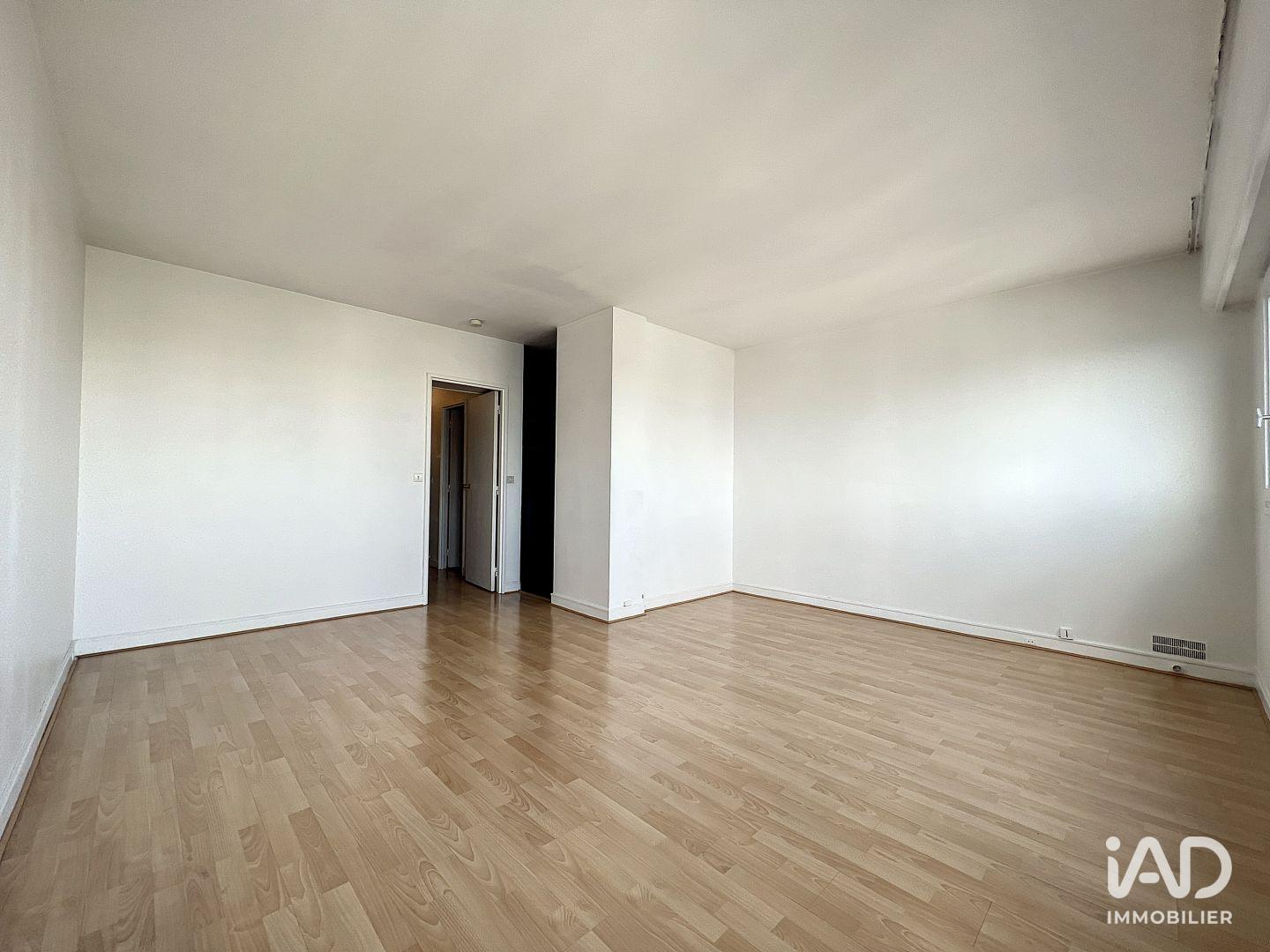 Flat Rue Pelleport in Paris