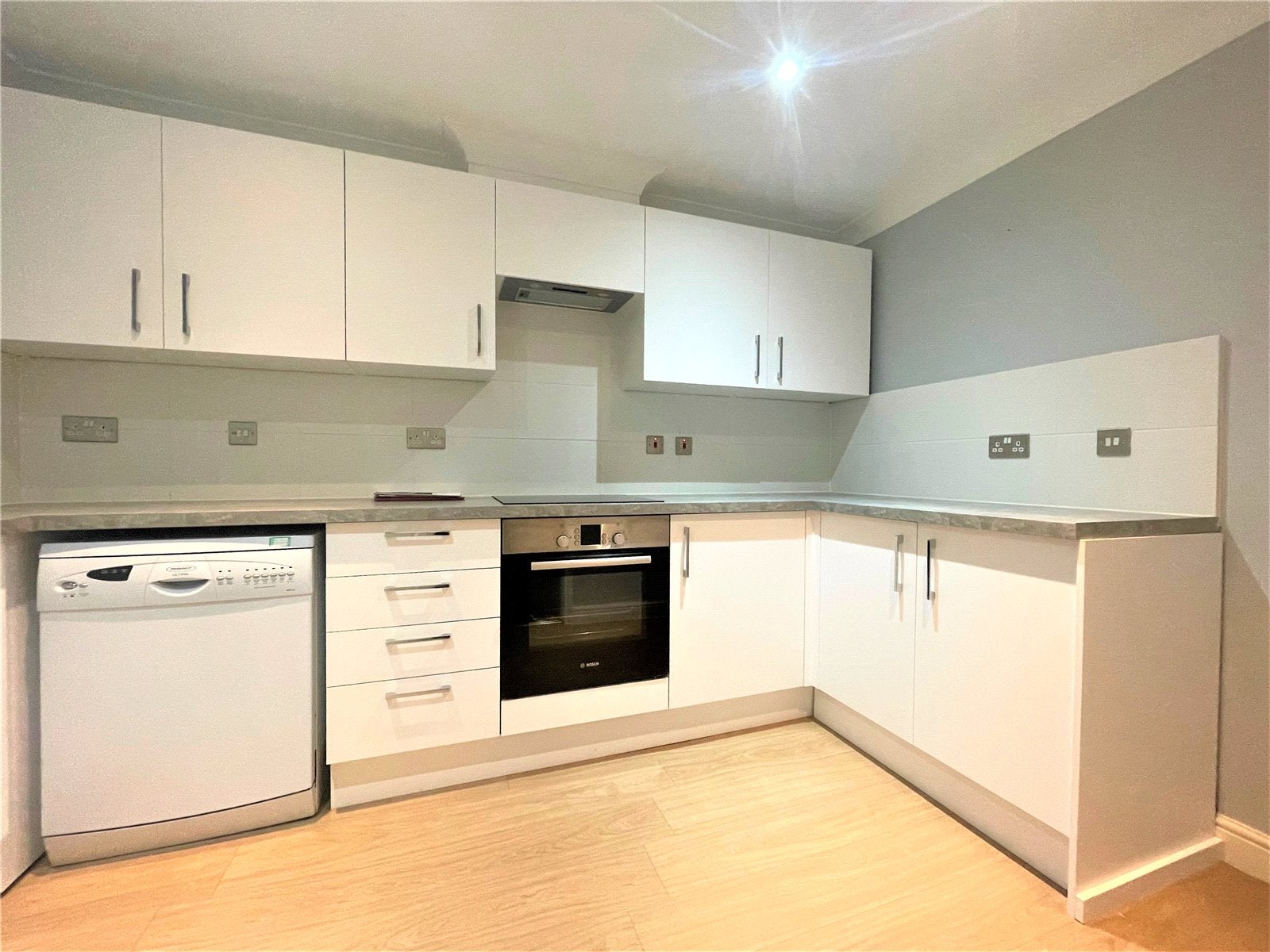 Flat Meadrow in Waverley