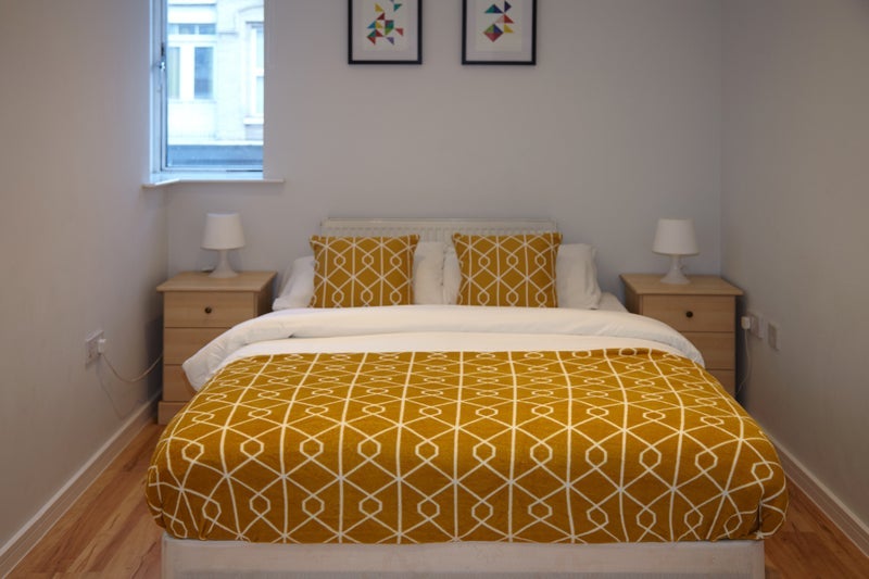 Room Commercial Street in Greater London
