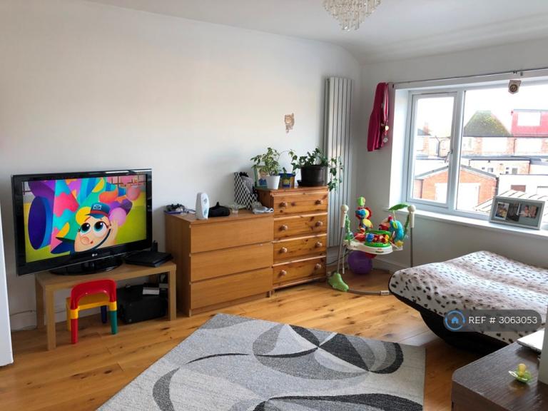 Flat Cayton Road in Greater London