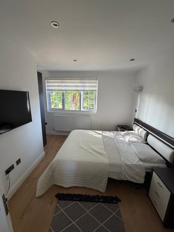 Room Yeatman Road in Greater London