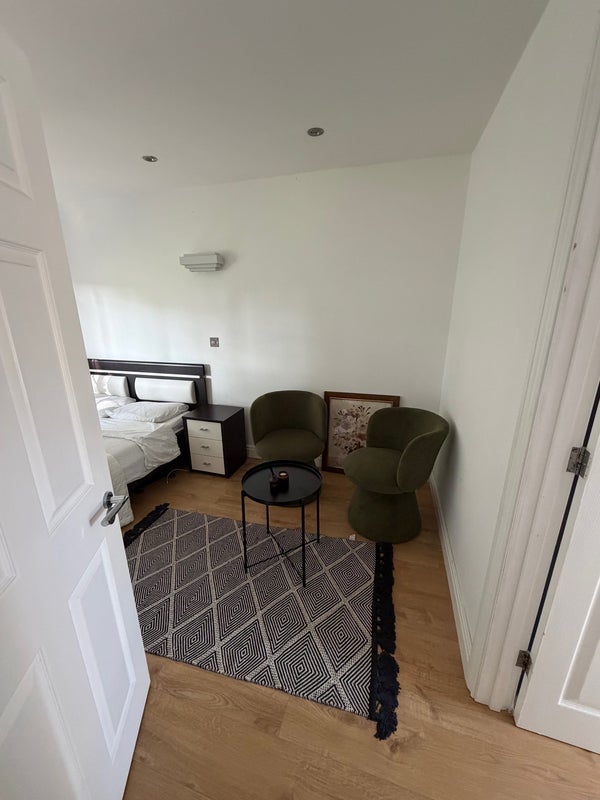 Room Yeatman Road in Greater London