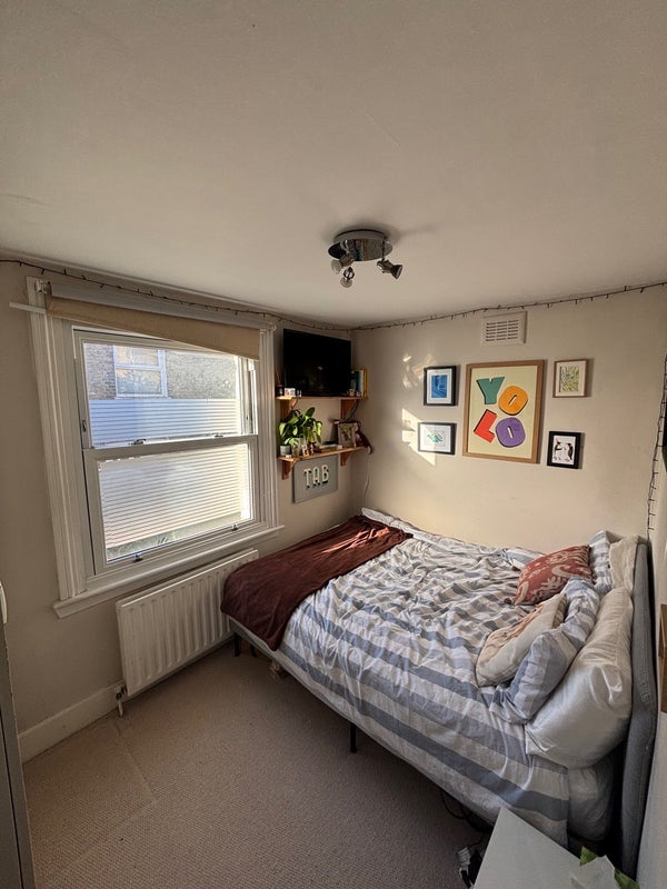 Room Kildoran Road in Greater London