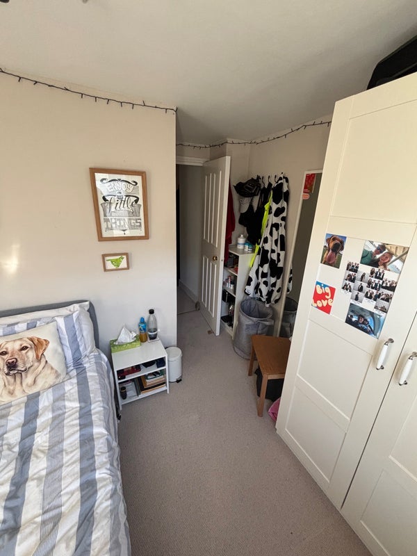 Room Kildoran Road in Greater London