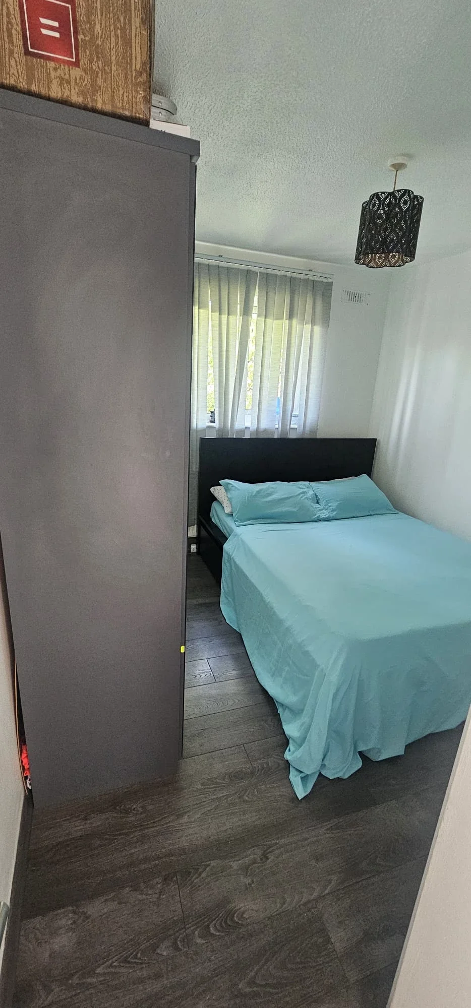 Flat Mandeville Road in Greater London