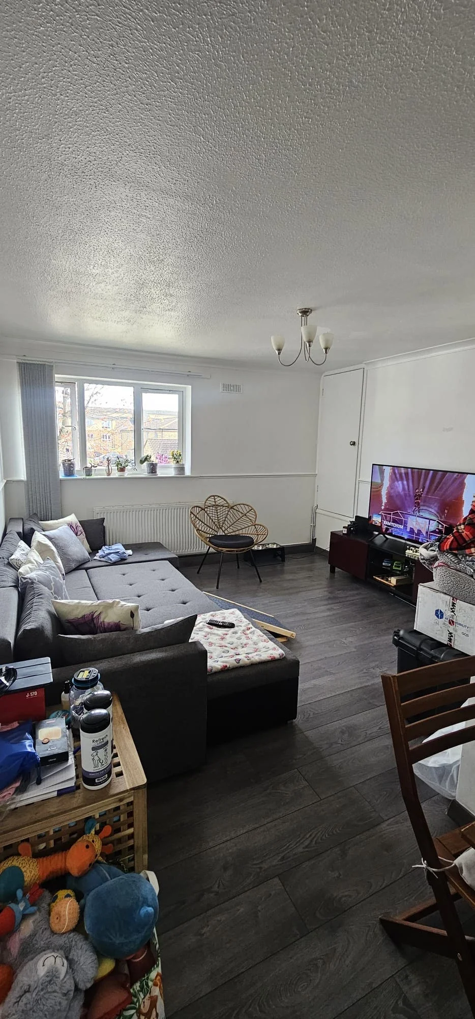 Flat Mandeville Road in Greater London