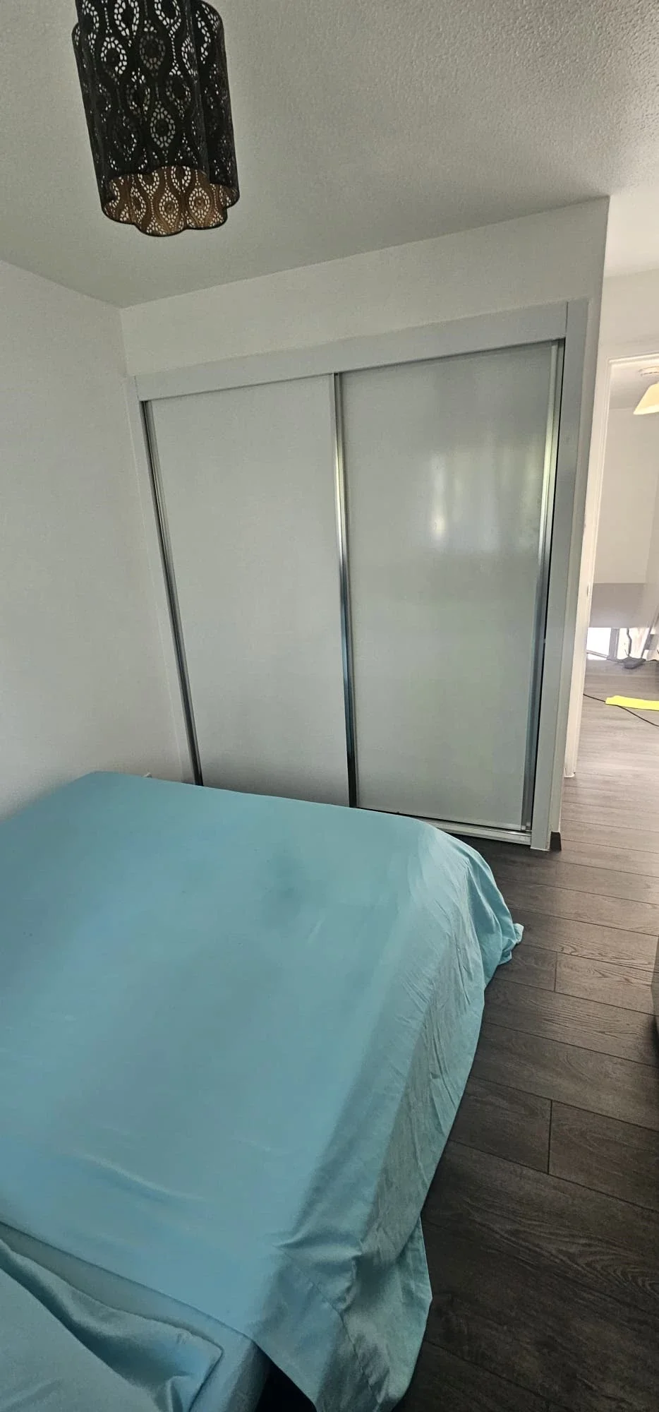 Flat Mandeville Road in Greater London