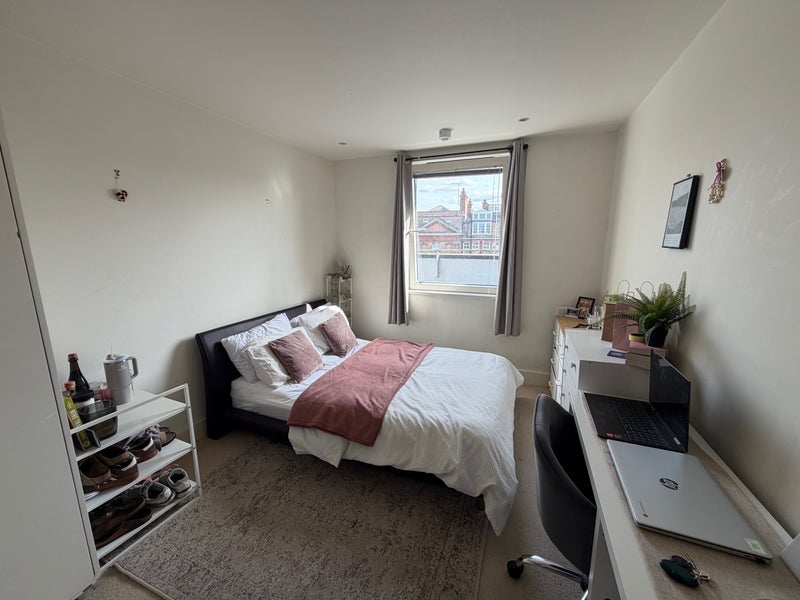 Room Tiltman Place in Greater London