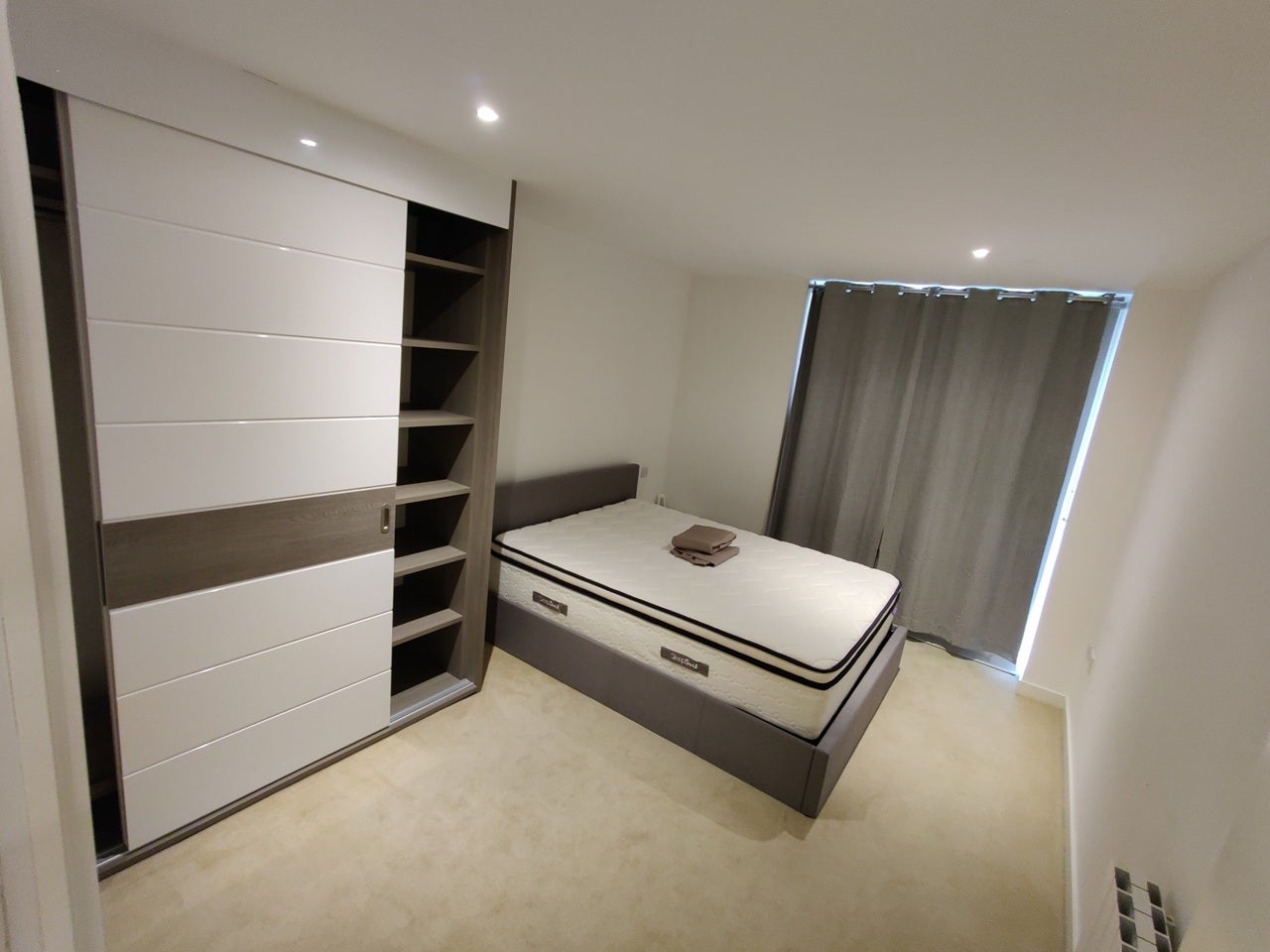 Flat Carteret Way in Greater London