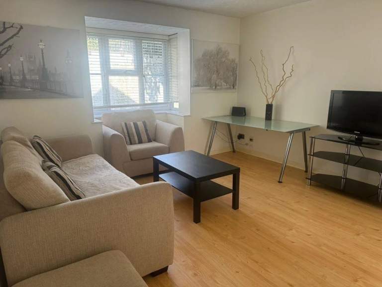 Flat Rotherhithe New Road in Greater London