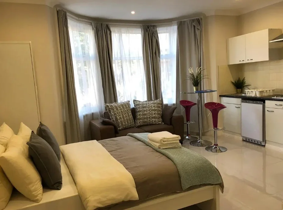 Flat Finchley Road in Greater London