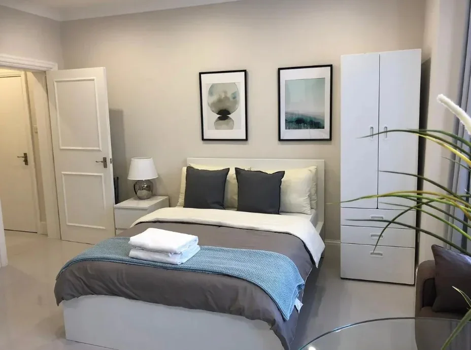 Flat Finchley Road in Greater London