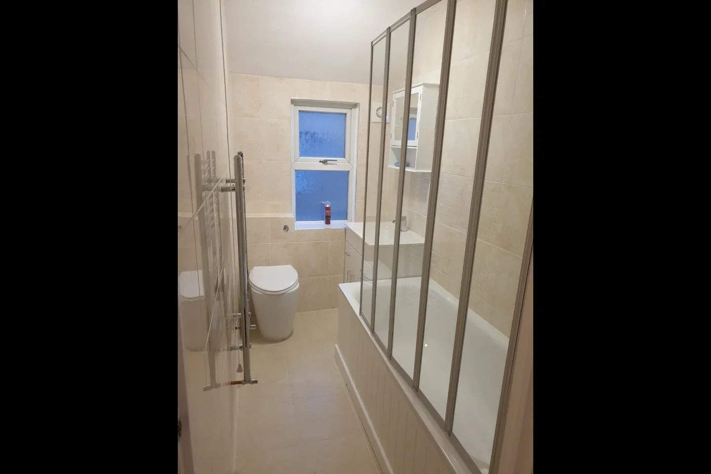 Room Sandringham Road in Watford