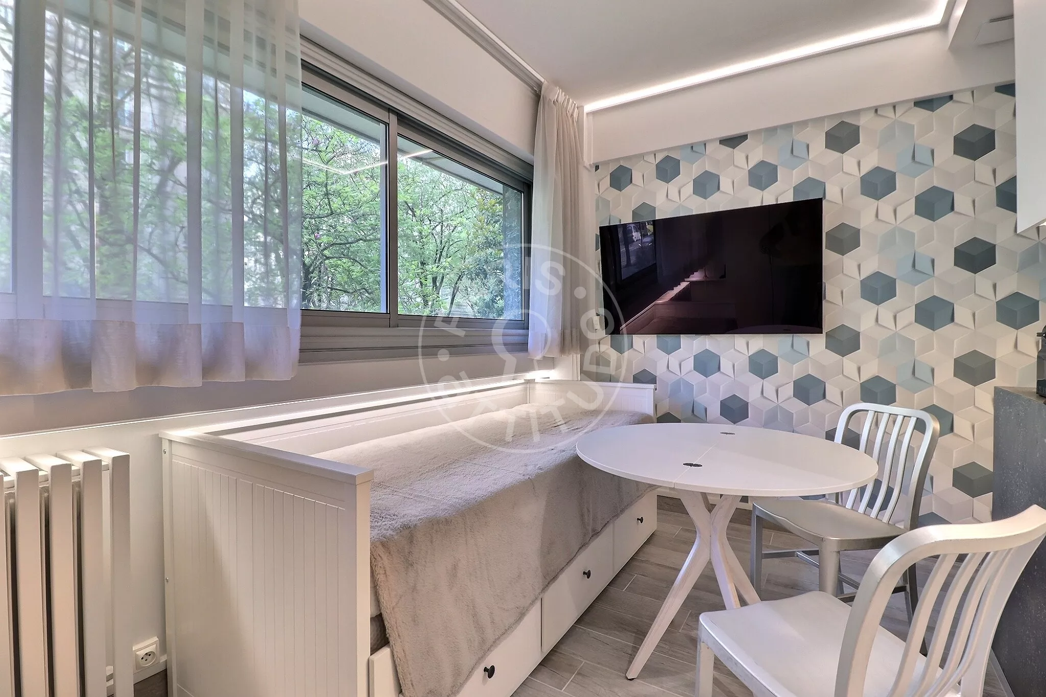 Flat Avenue de Suffren in Paris