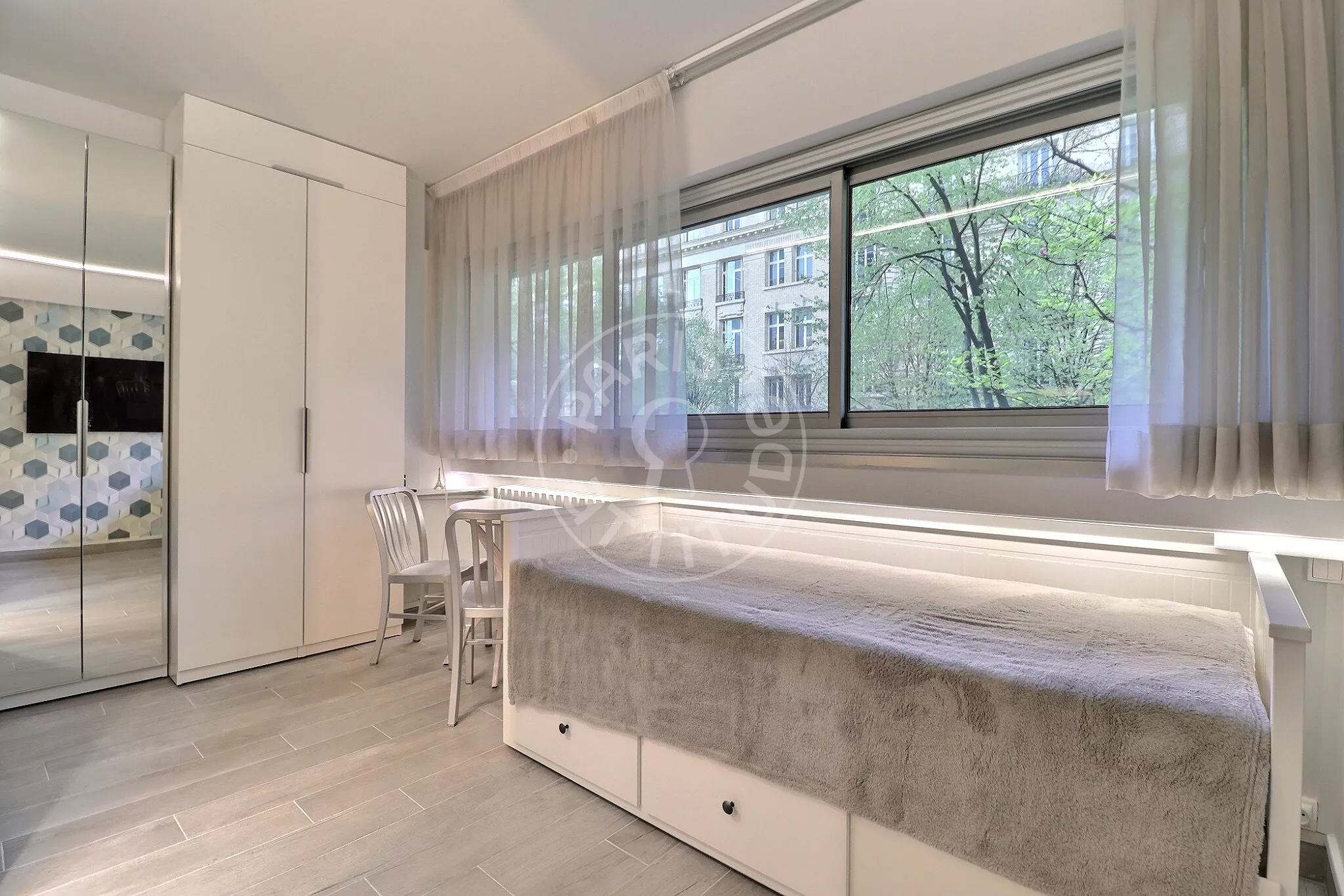 Flat Avenue de Suffren in Paris