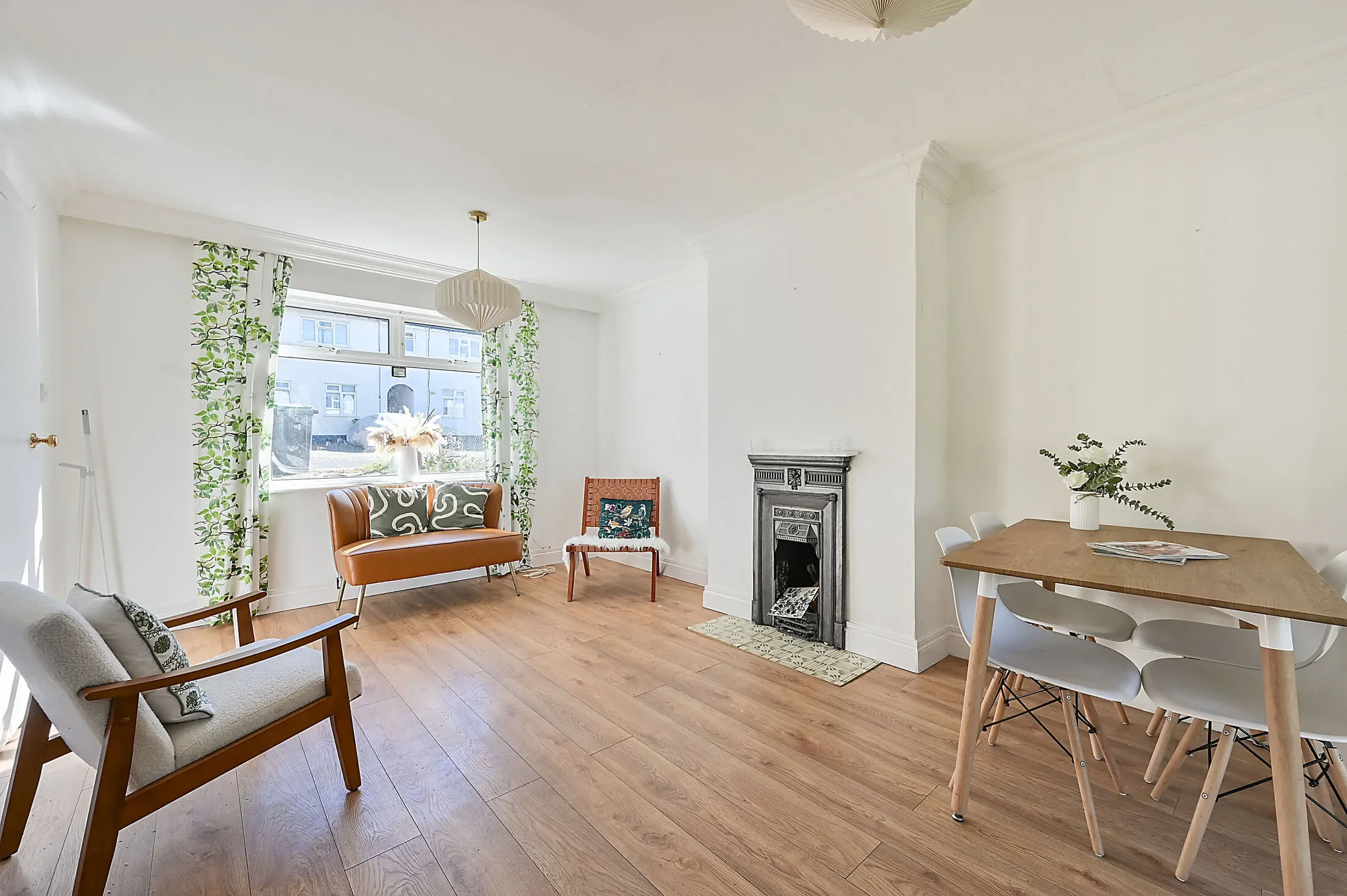 House The Crescent in Greater London