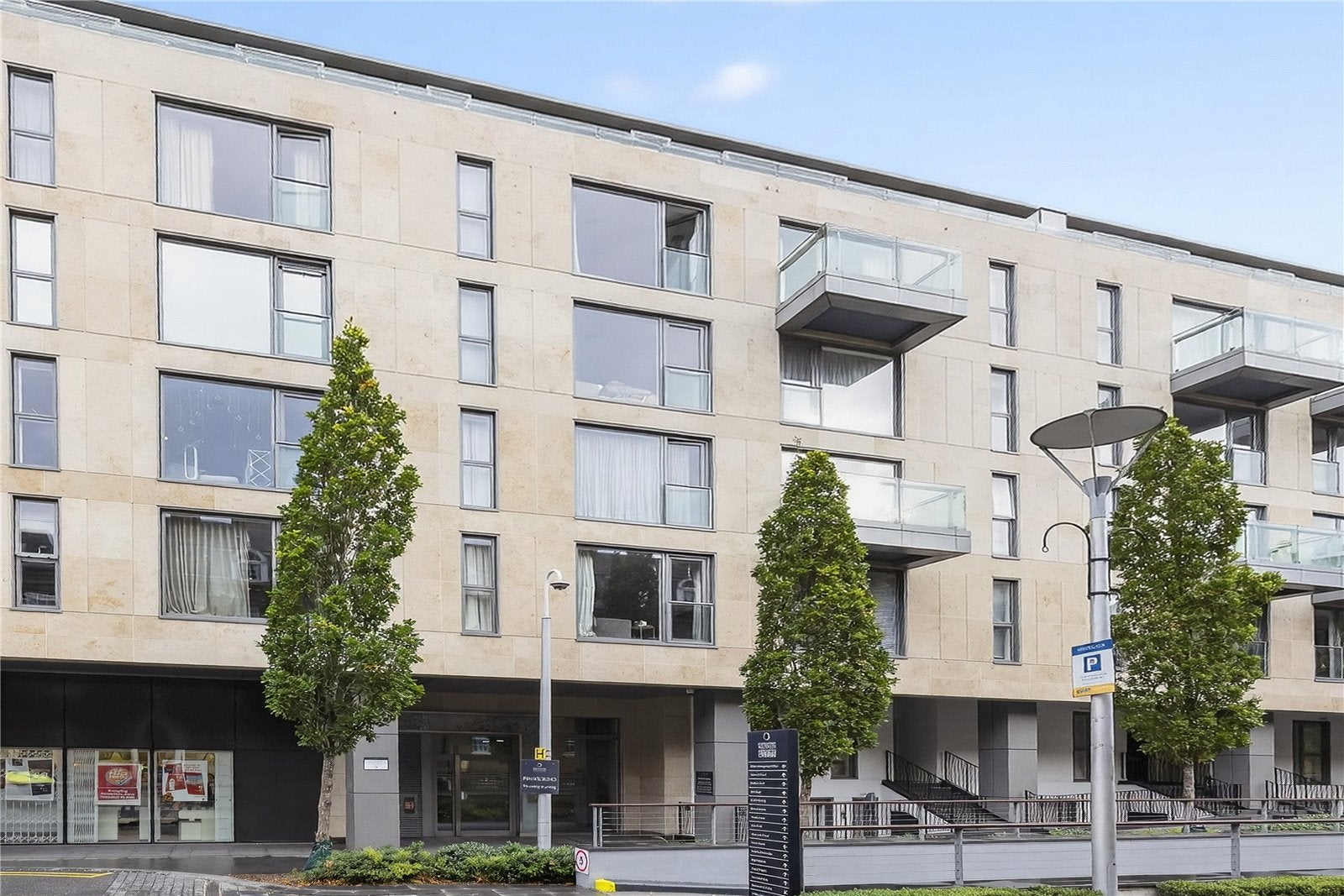 Flat Gatliff Road in City of Westminster
