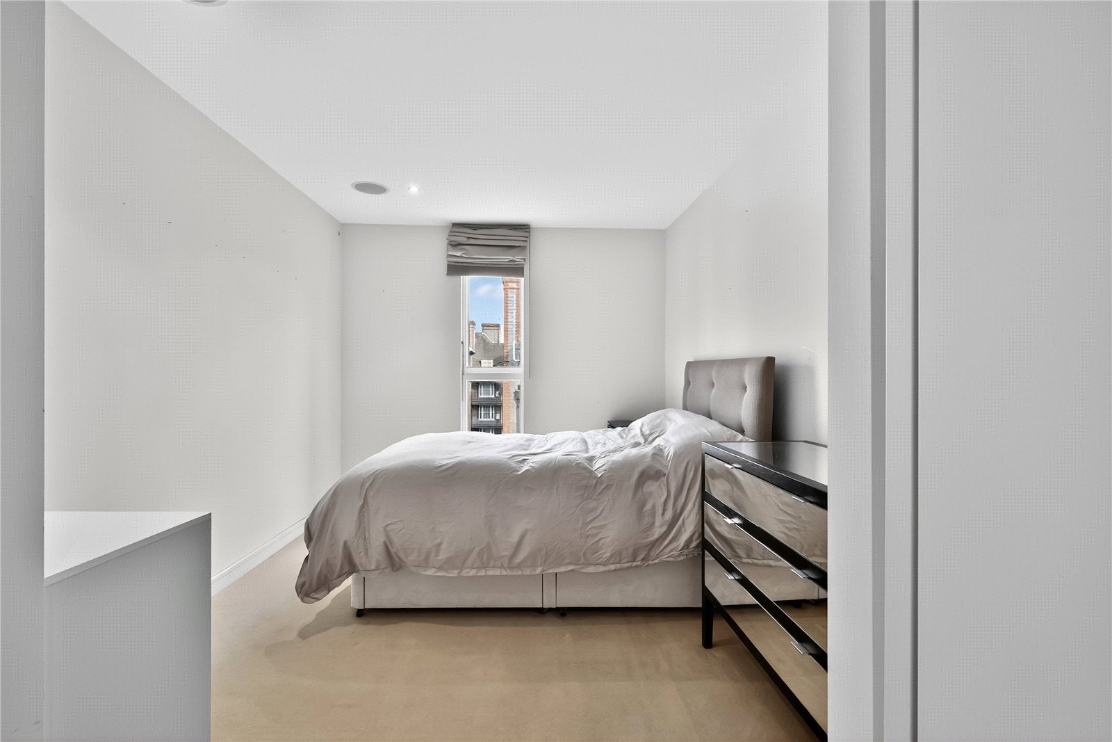 Flat Gatliff Road in City of Westminster