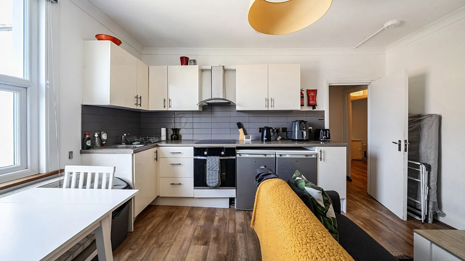 Flat Marlborough Yard in Greater London