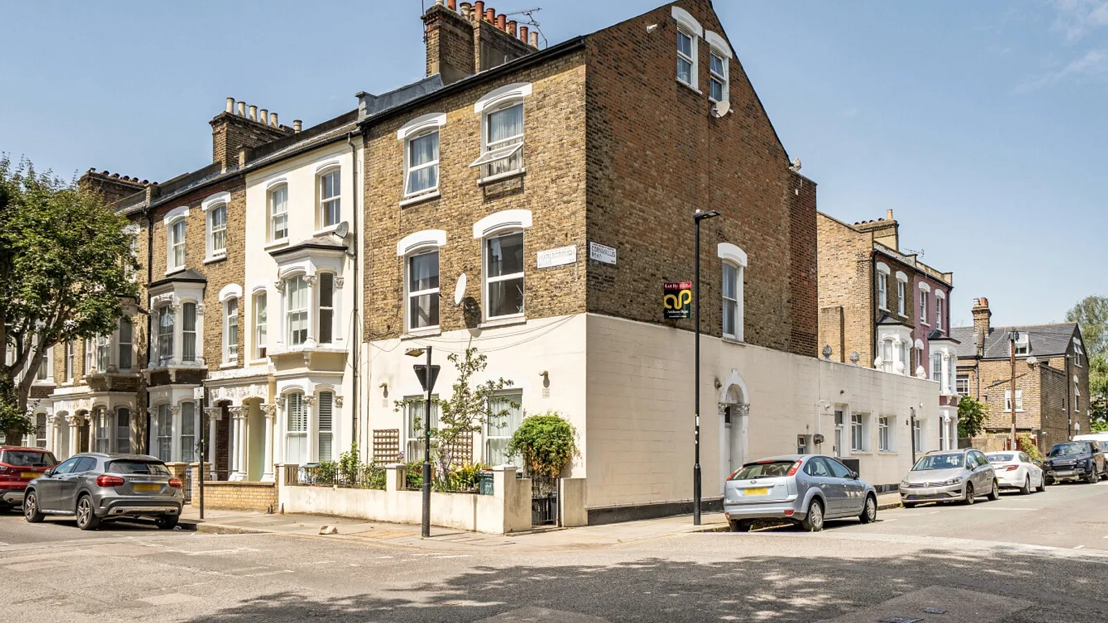 Flat Marlborough Yard in Greater London