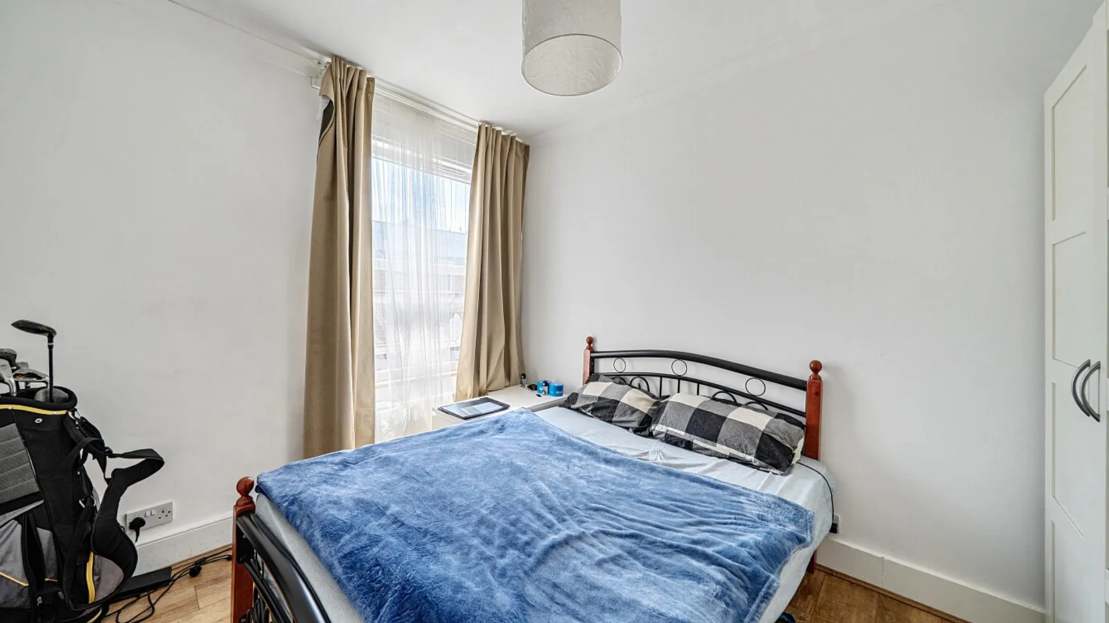 Flat Marlborough Yard in Greater London