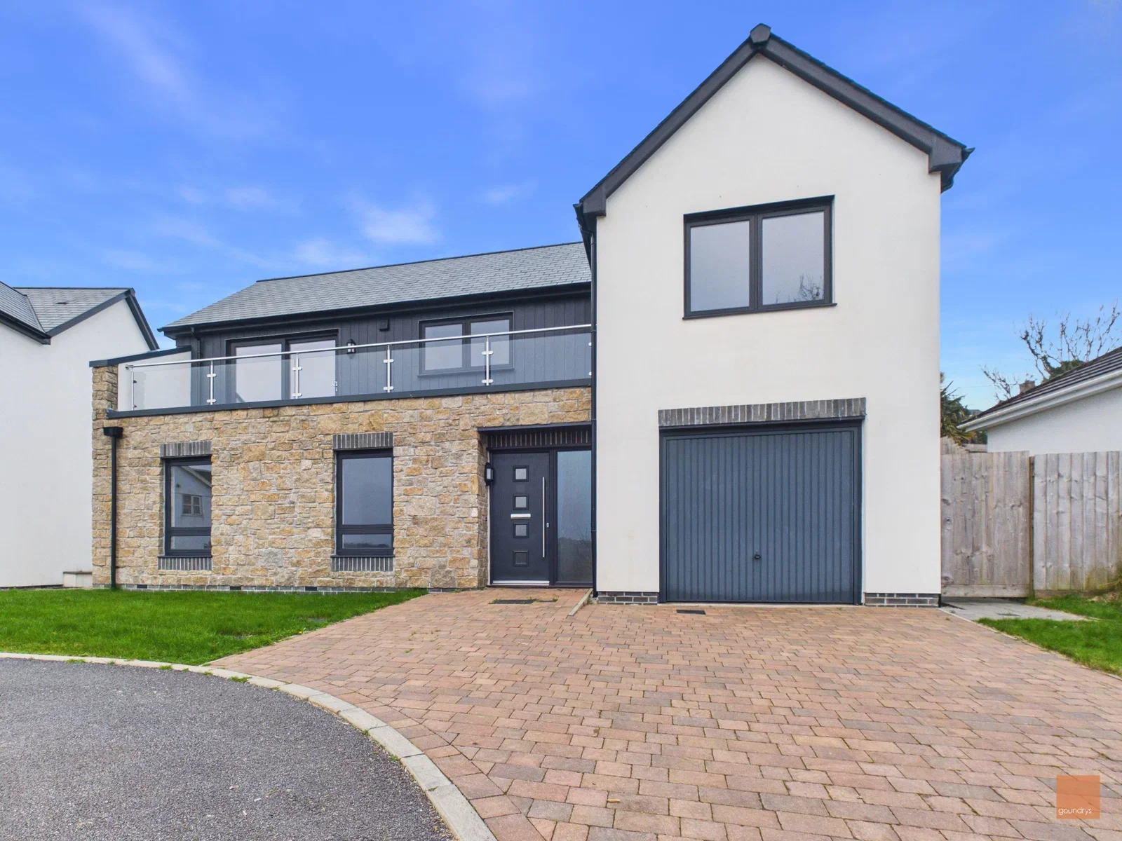 House Pennance Parc in Lanner