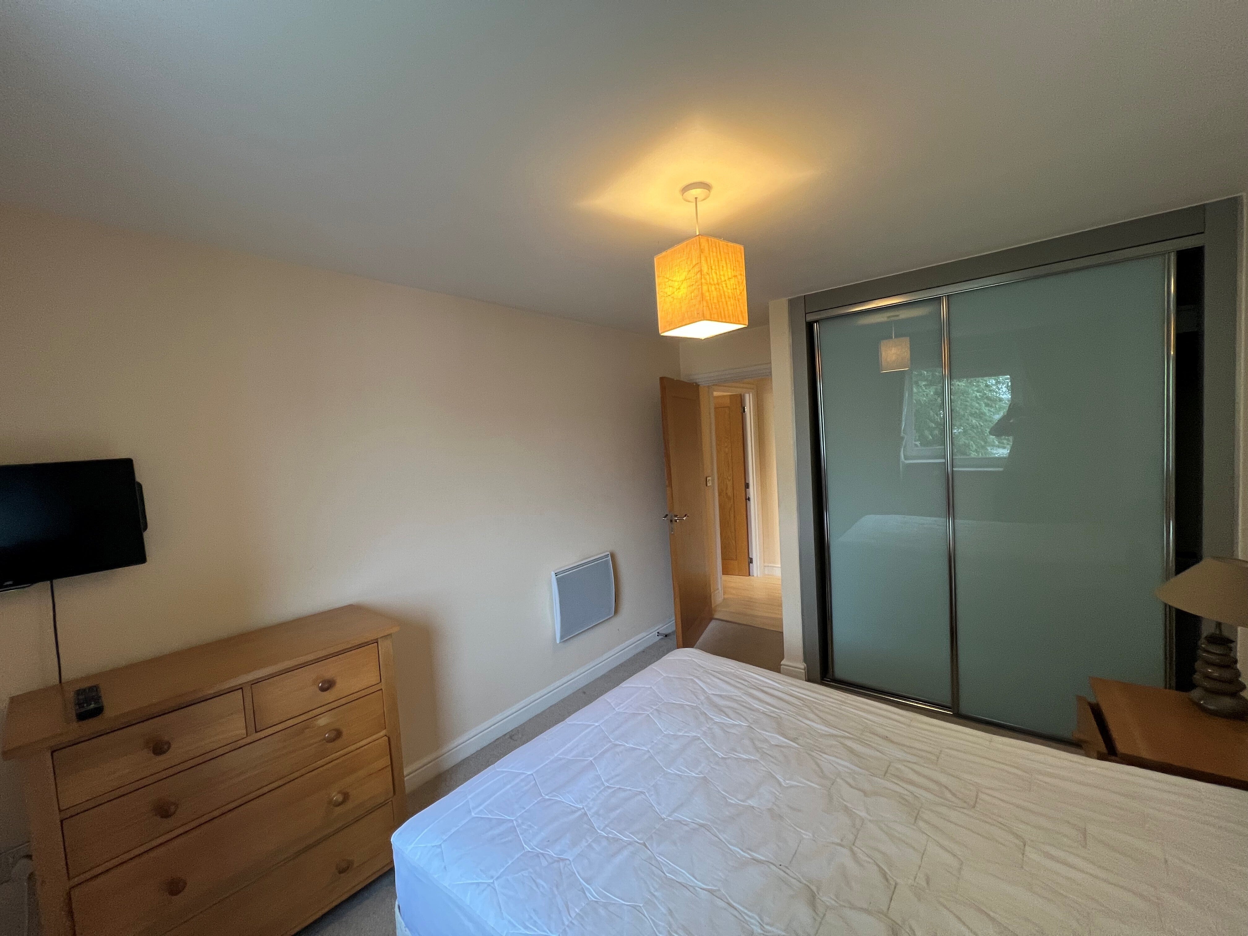 Flat Trafalgar Gardens in Crawley