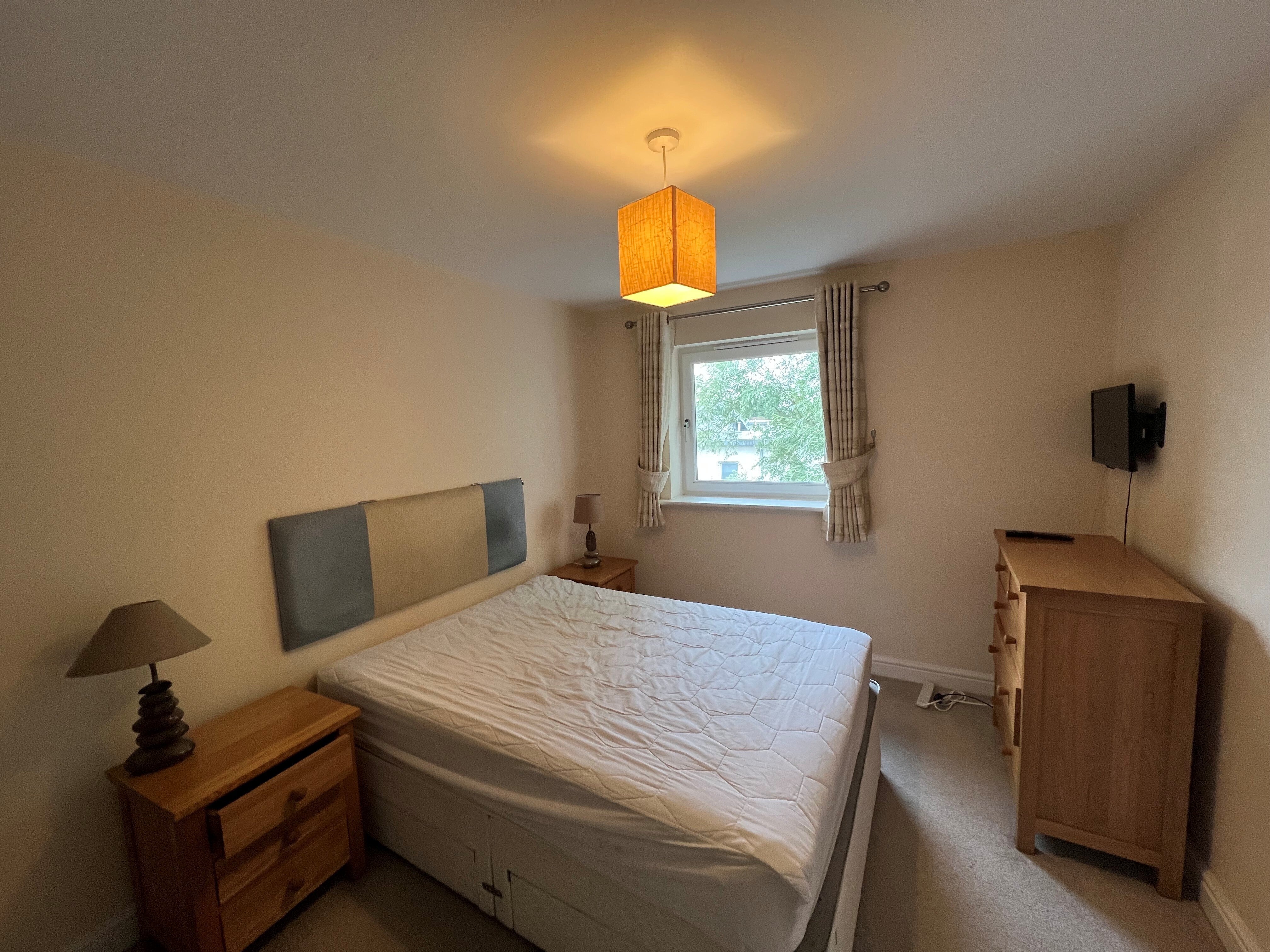 Flat Trafalgar Gardens in Crawley