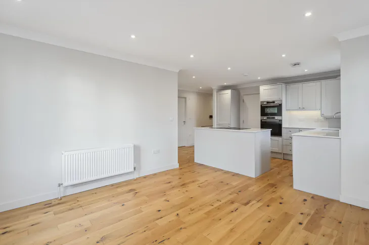 Flat Lammas Lane in Elmbridge
