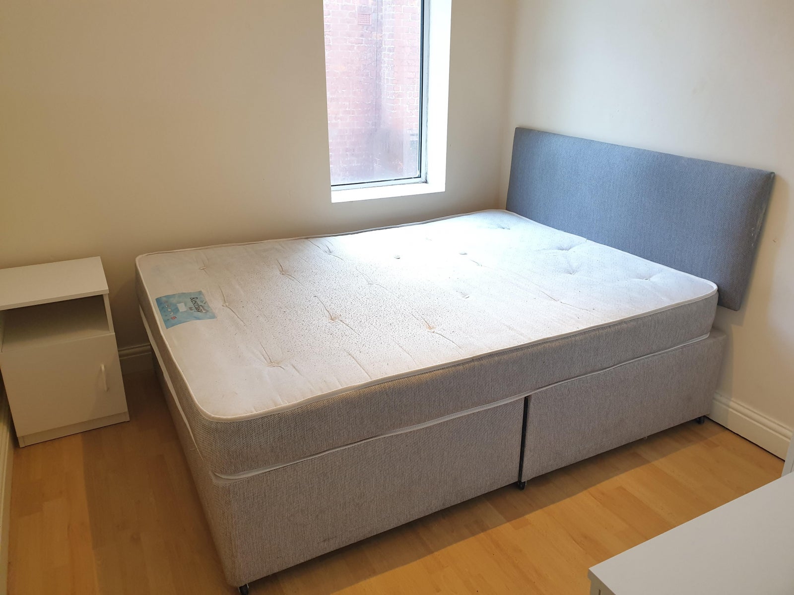 Flat Curzon Avenue in Manchester