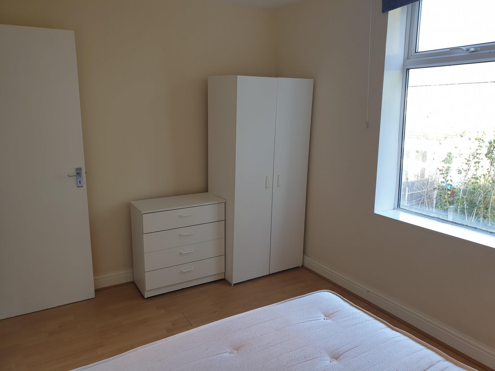 Flat Curzon Avenue in Manchester