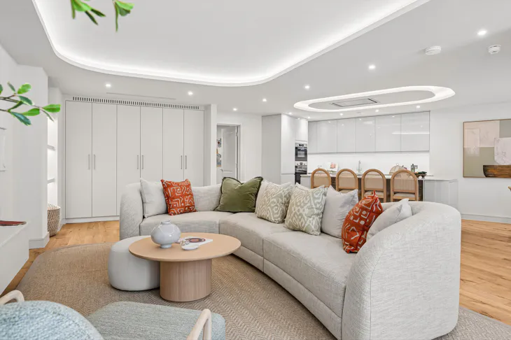 Flat Grosvenor Place in City of Westminster