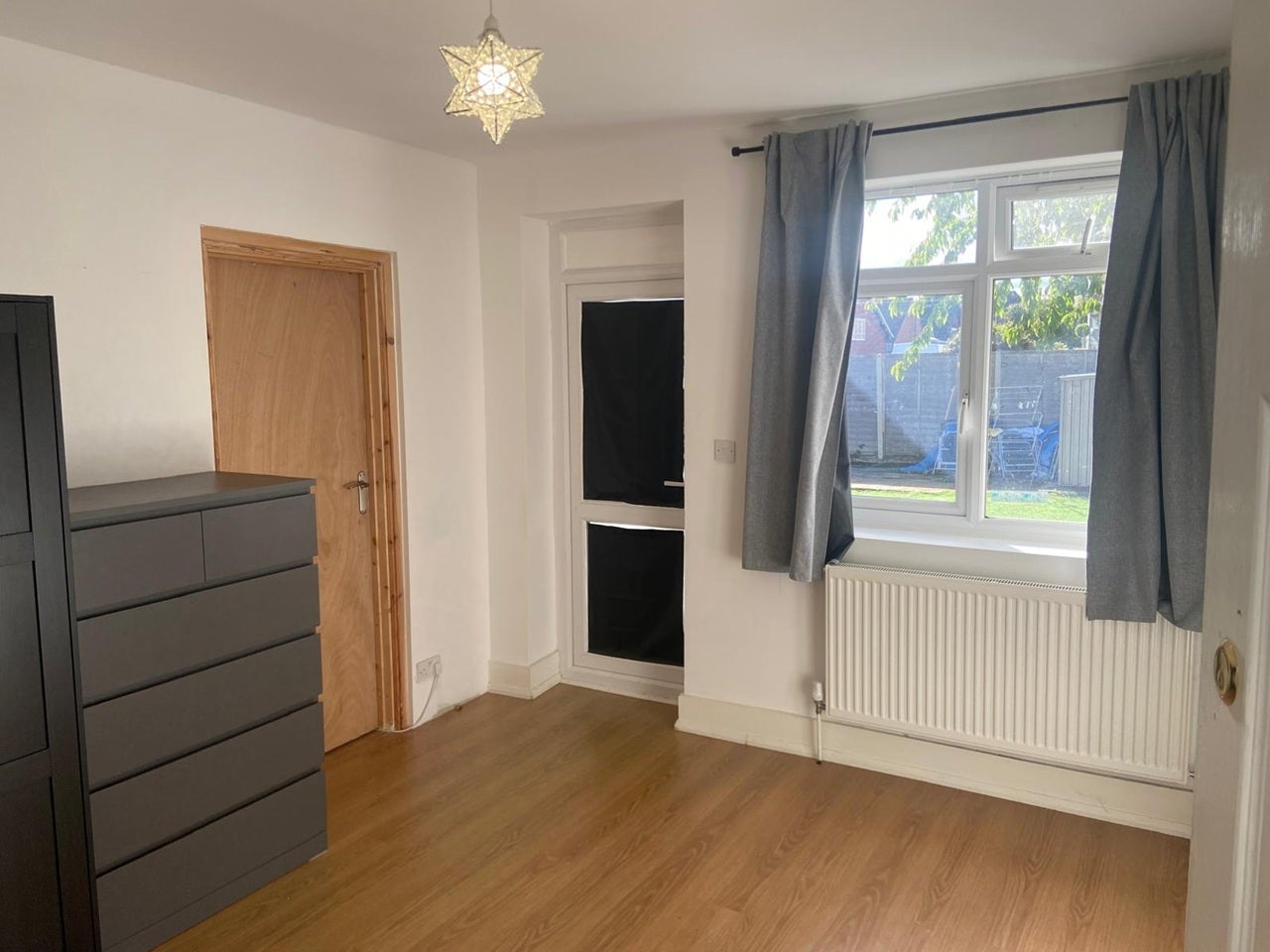 Room Sandy Lane in Greater London
