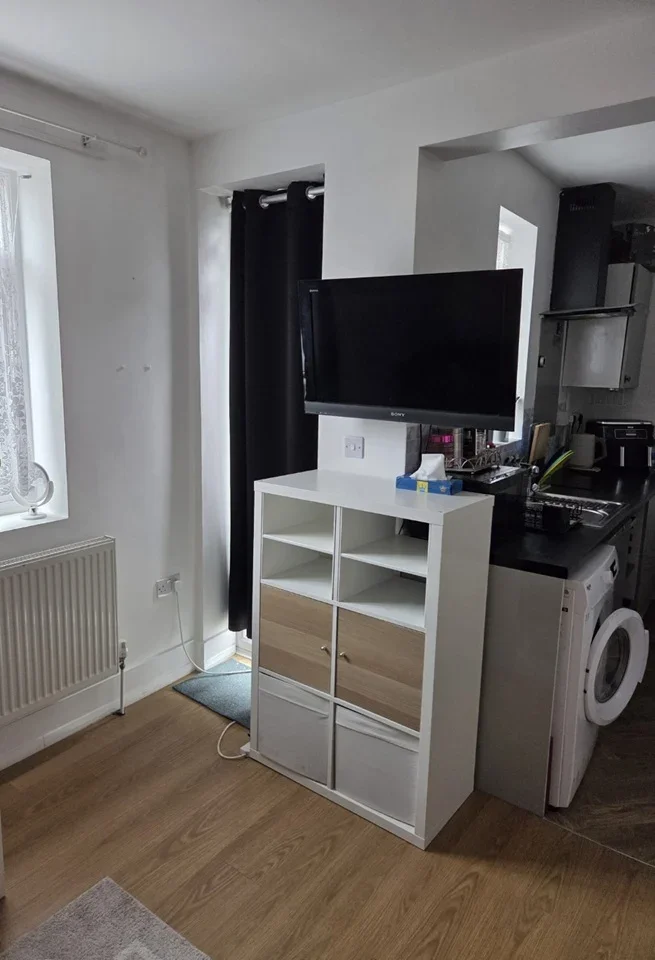 Room Sandy Lane in Greater London