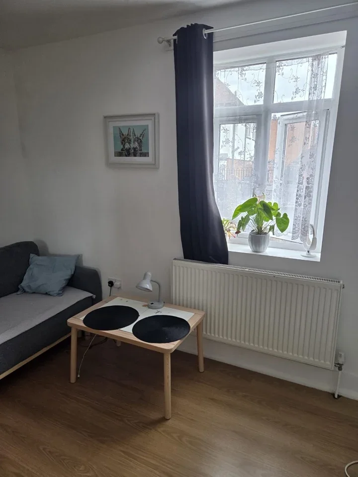 Room Sandy Lane in Greater London