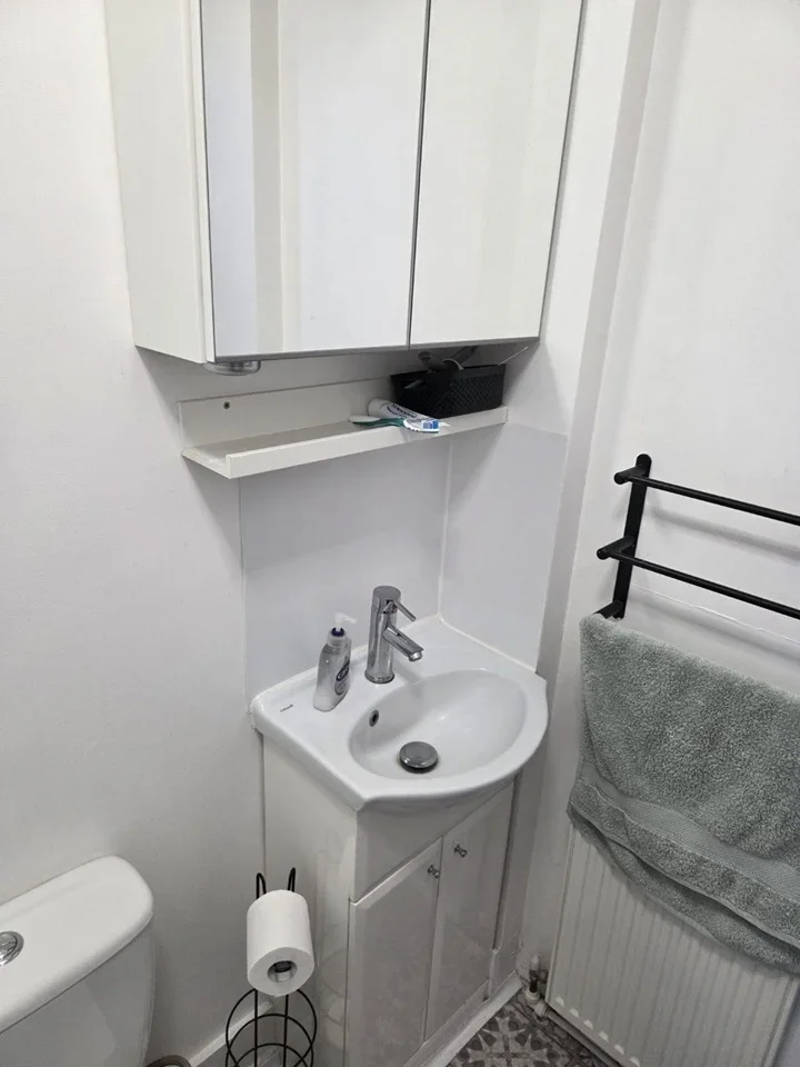 Room Sandy Lane in Greater London